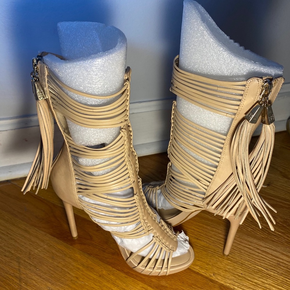 Heels - Picture 3 of 3